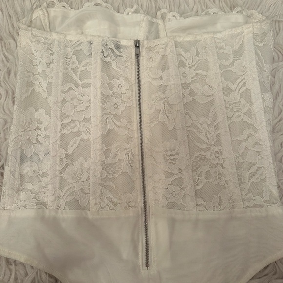 Bardot Oskar White Lace Bodysuit - Picture 5 of 5